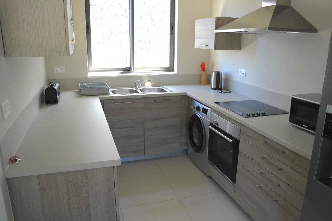 Immaculate Two Beds Luxury Marina Apartment Riviere Noire Bagian luar foto